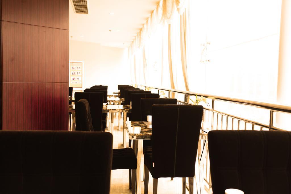 Отель Ramada Linyi North Экстерьер фото