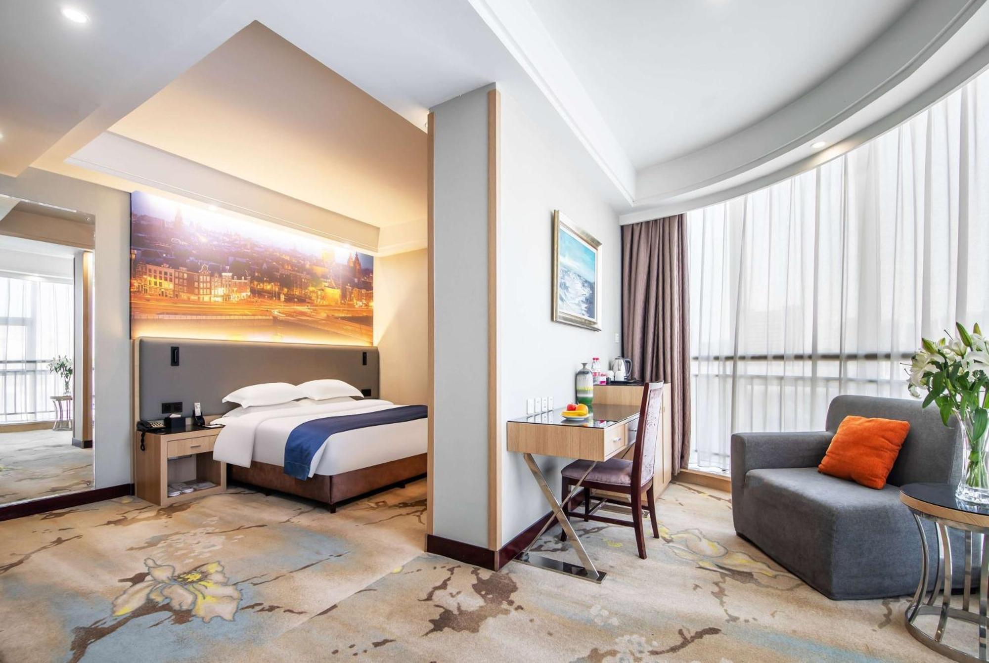 Отель Ramada Linyi North Экстерьер фото