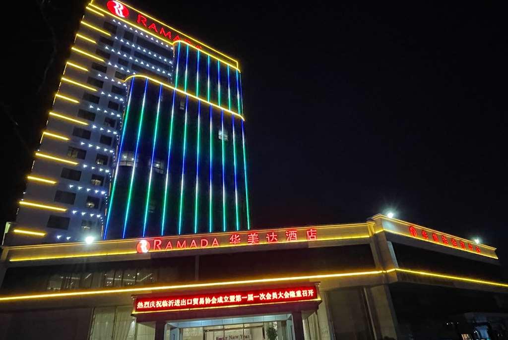 Отель Ramada Linyi North Экстерьер фото