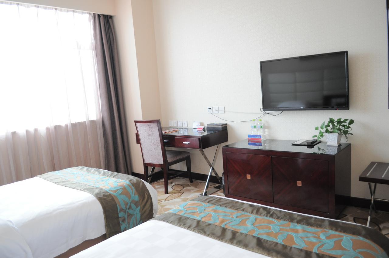 Отель Ramada Linyi North Экстерьер фото